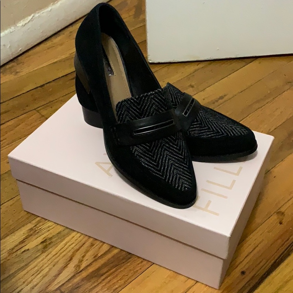 NWOT Elie Tahari Lorna Loafer